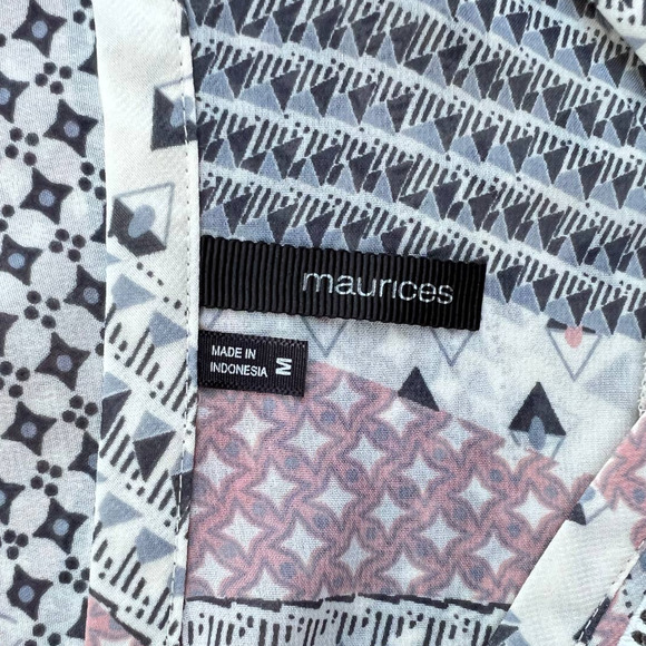 Maurices women's sheer v neck 3/4 sleeve blouse size medium - Picture 4 of 6